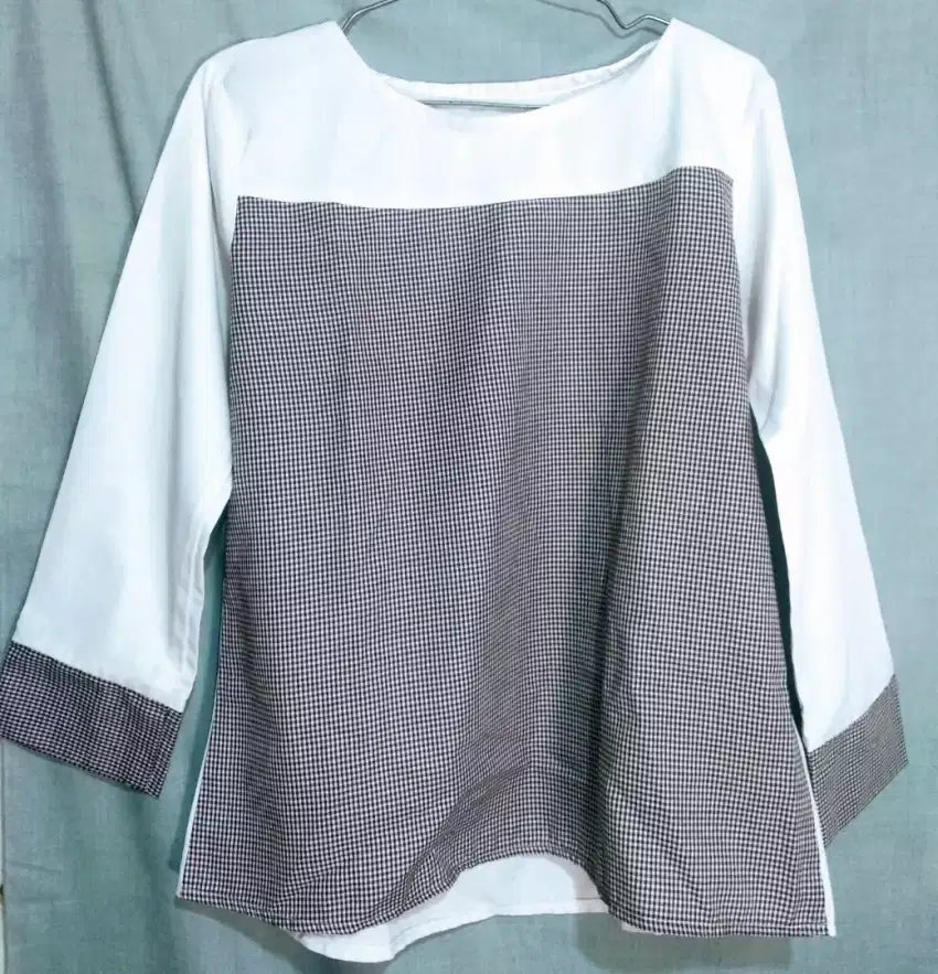 Blouse wanita kombinasi