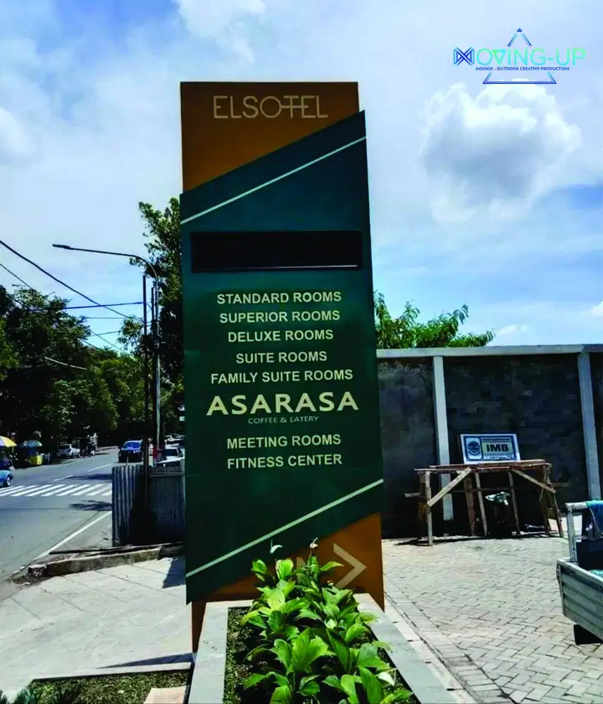TOTEM - PYLON SIGN