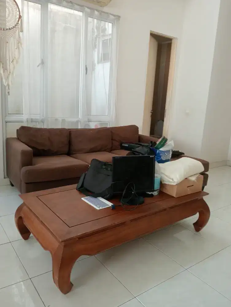 Sofa L beludru kondisi bagus