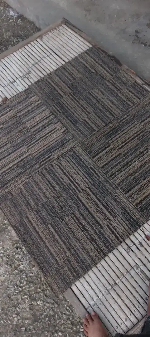 Karpet tile buat lantay