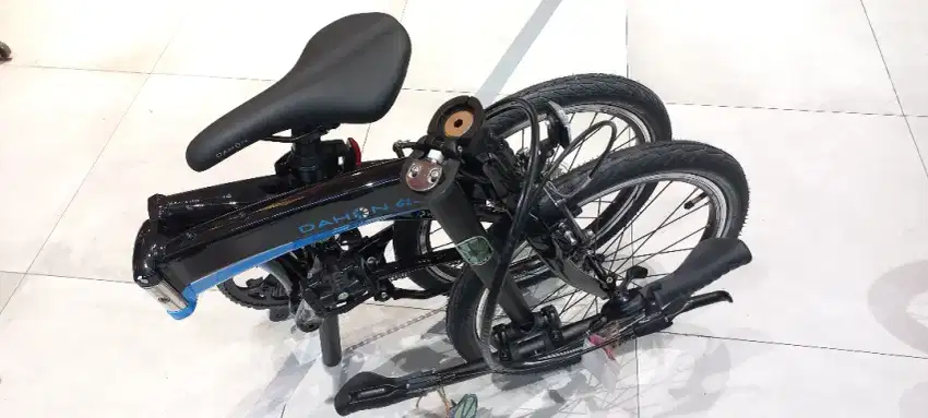 Dijual cepat sepeda DAHON VIGOR D9