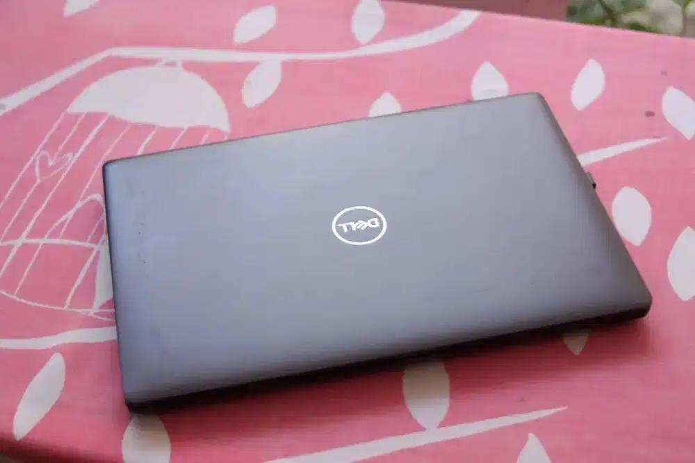 Dell Latitude 5400 - Laptop pemakaian pribadi