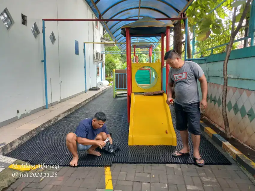 Playground Taman Anak Pasang Rumput Sintetis + Drainase