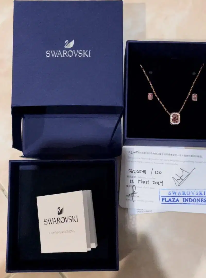 Swarovski baru asli beli di PI