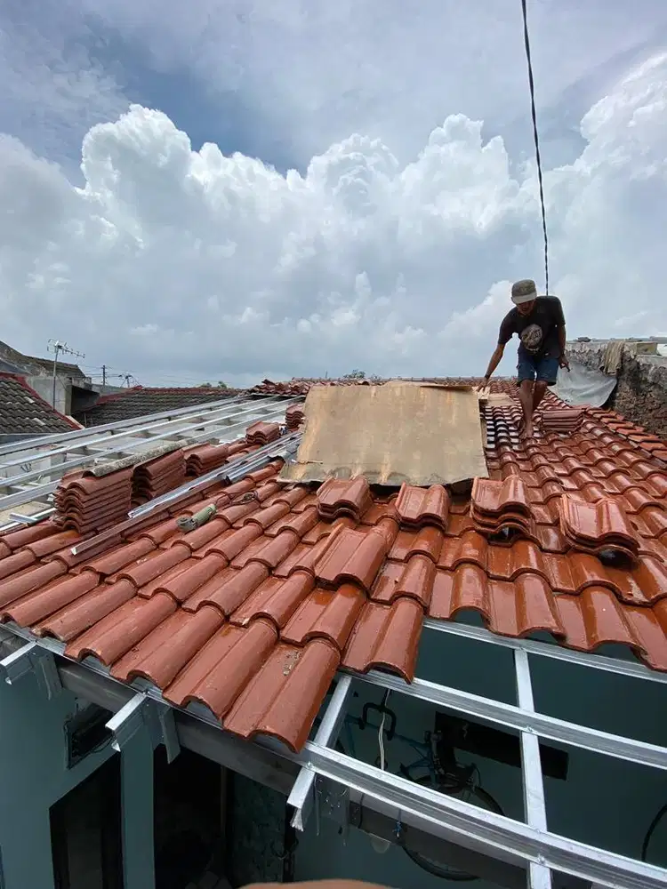 Jasa Tukang Bangunan Rumah,Kebocoran,Plafon,Cat,Kramik,Atap BajaRingan