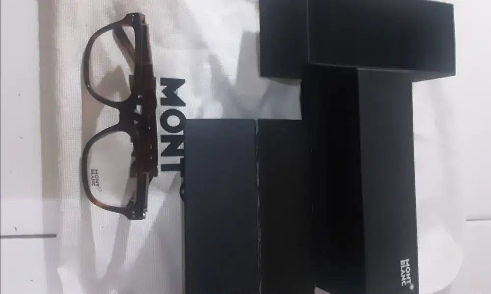 Jual Kacamata Montblanc 99.99% Baru.