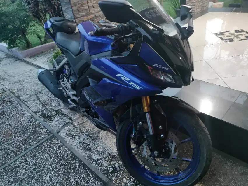 R15 V3 Biru 2018