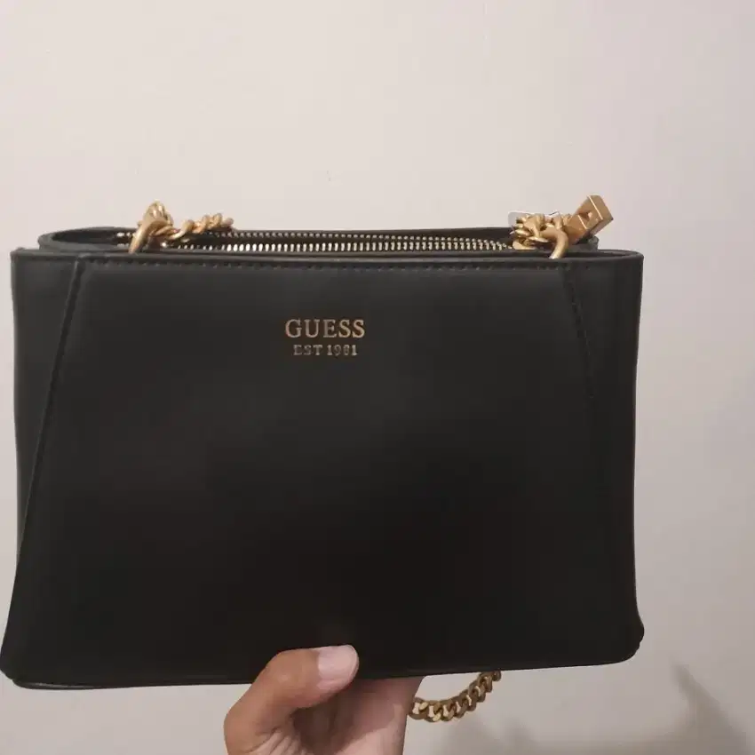 TAS GUESS ORIGINAL 100%