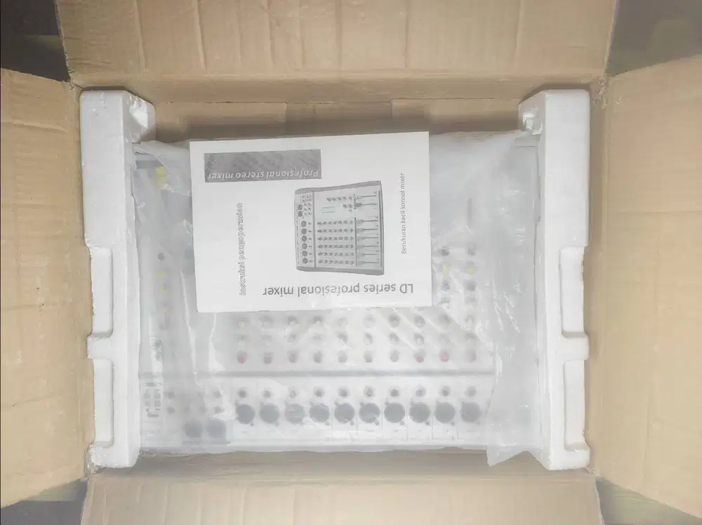 Mixer Audio Merk Professional 12 Channel Type LD-120M