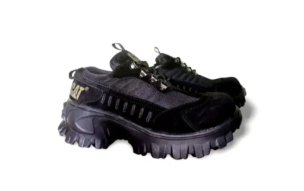 SEPATUU BOOTS CATERPILLAR UJUNG BESI UNISEX