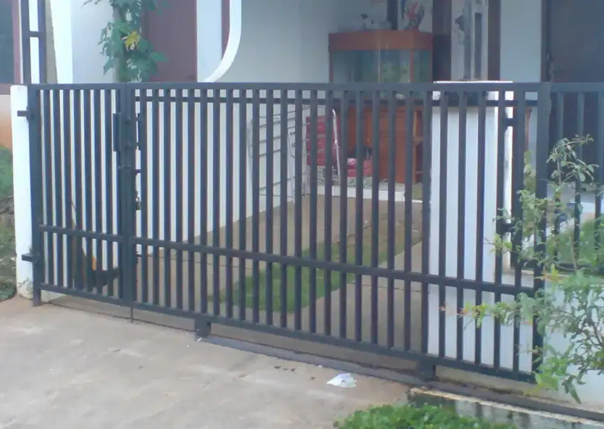 Pagar rumah besi hollow