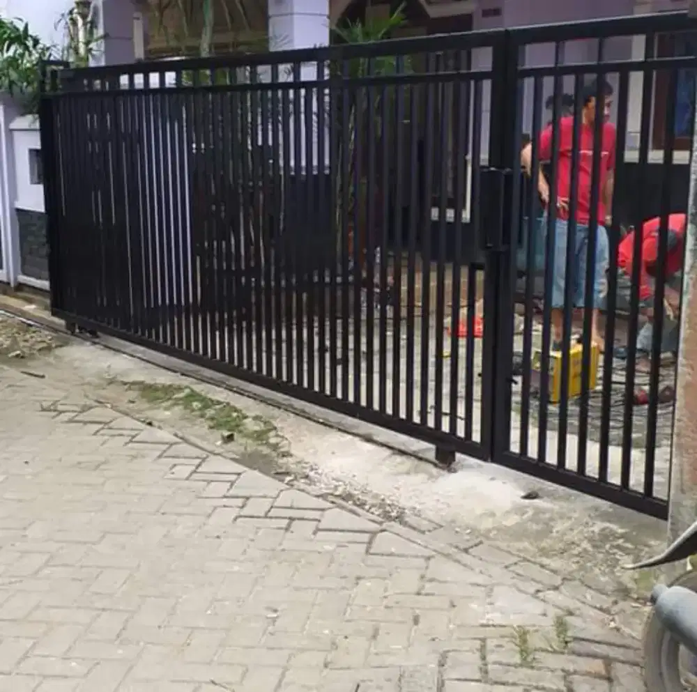 Pagar besi pengaman rumah anti maling