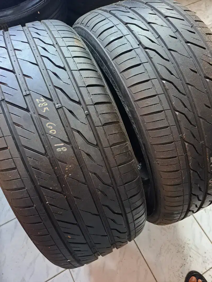 285 60 r18 landsail like new 2pcs