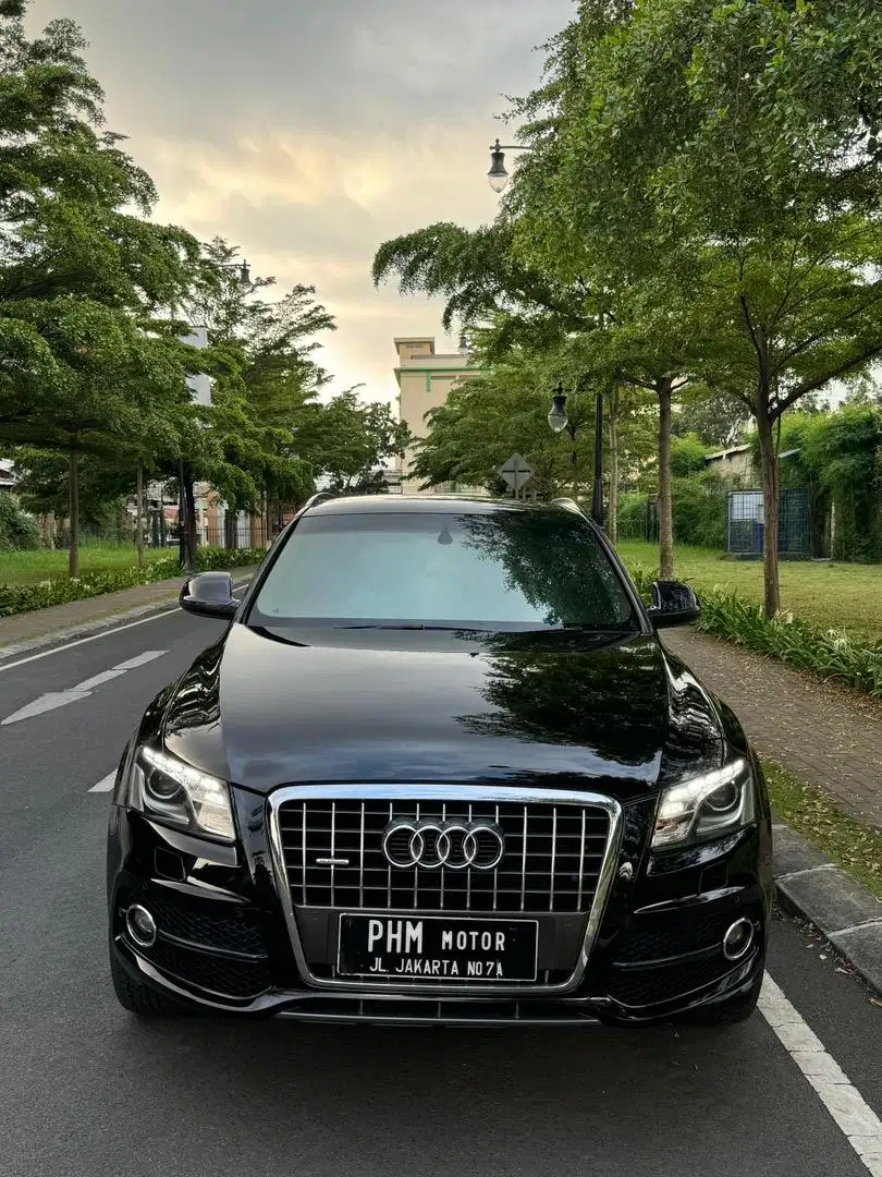 Audi Q5 2.0 TFSI Matik Tahun 2010 Warna Hitam Low Km 68rb Rare Item.