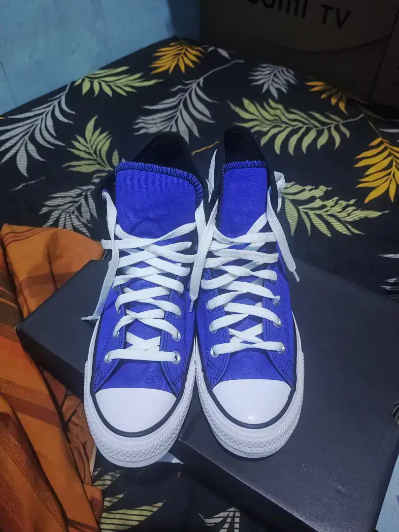 Sepatu converse CTAS