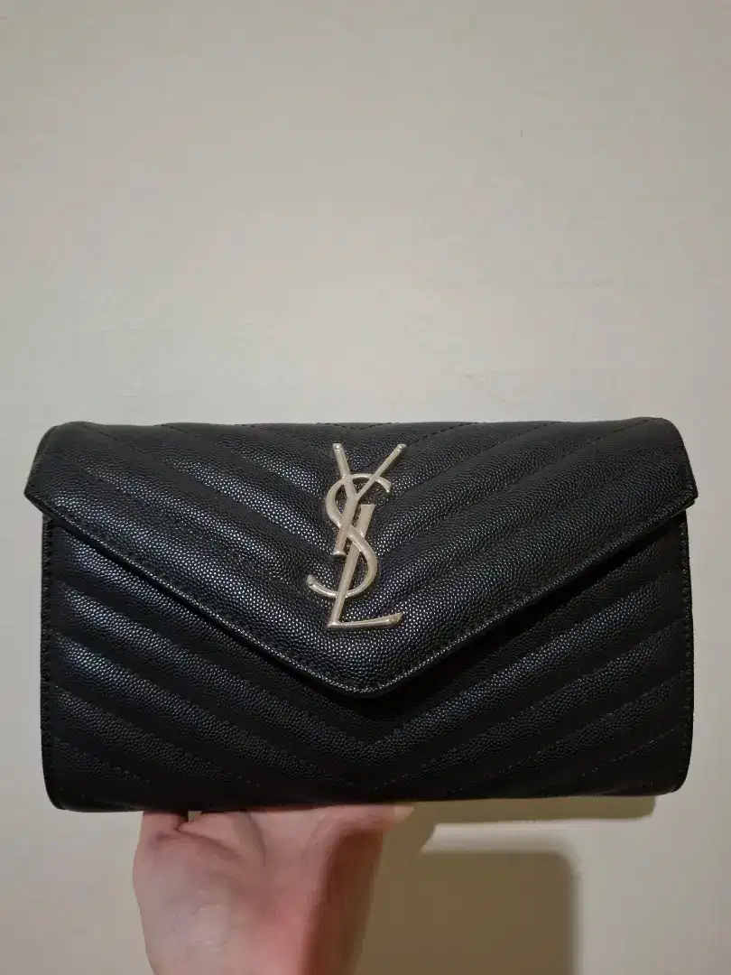 Tas slempang YSL