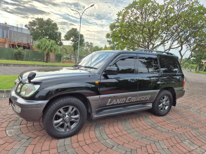 LANDCRUISER CYGNUS 2005