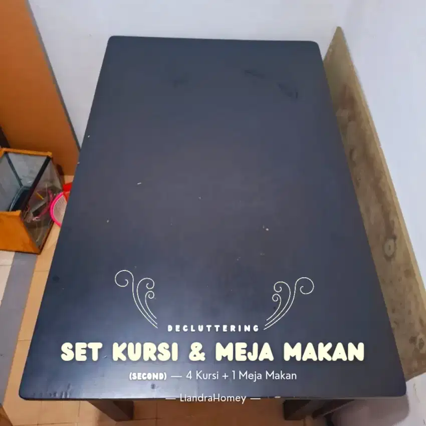 Meja Makan Satu set + Meja Nakas