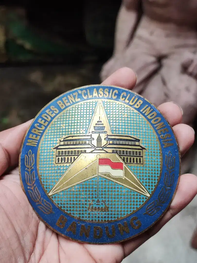 Emblem Badge Kuningan Logo MercedesBenz Classic Club Indonesia Bandung