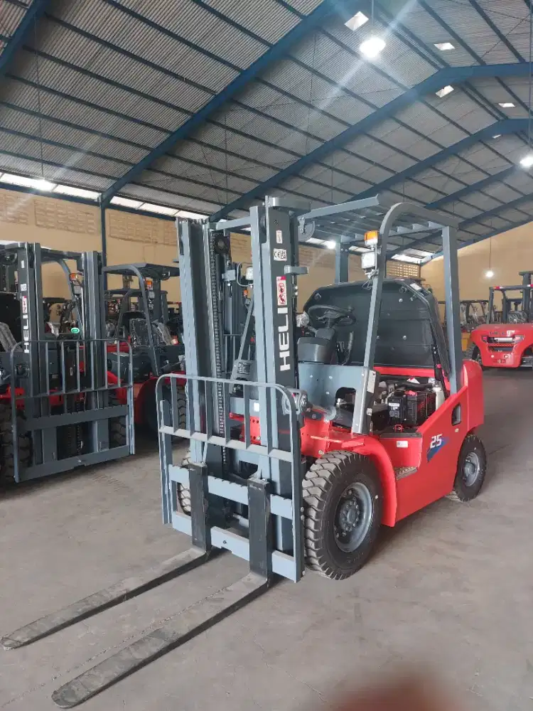 Forklift Heli 2,5  Ton Baru mesin mitsubishi ready stock