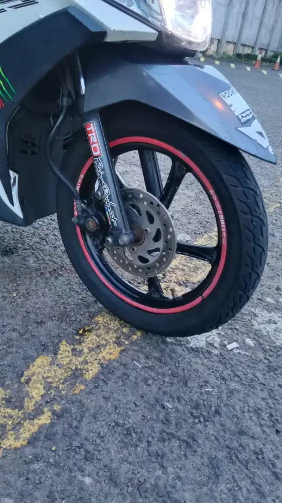 Di jual motor  yamaha moi 3  . 125