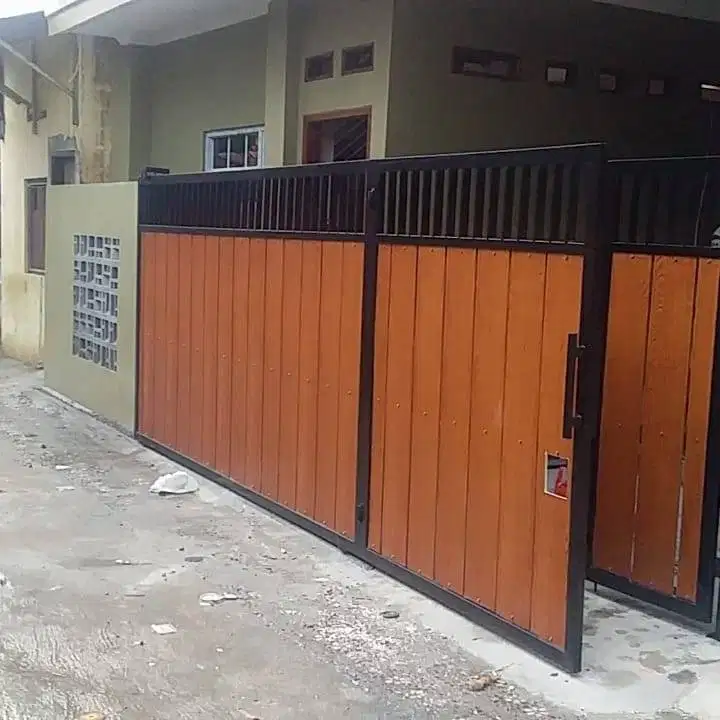 Pagar besi rumah minimalis woodplank grc
