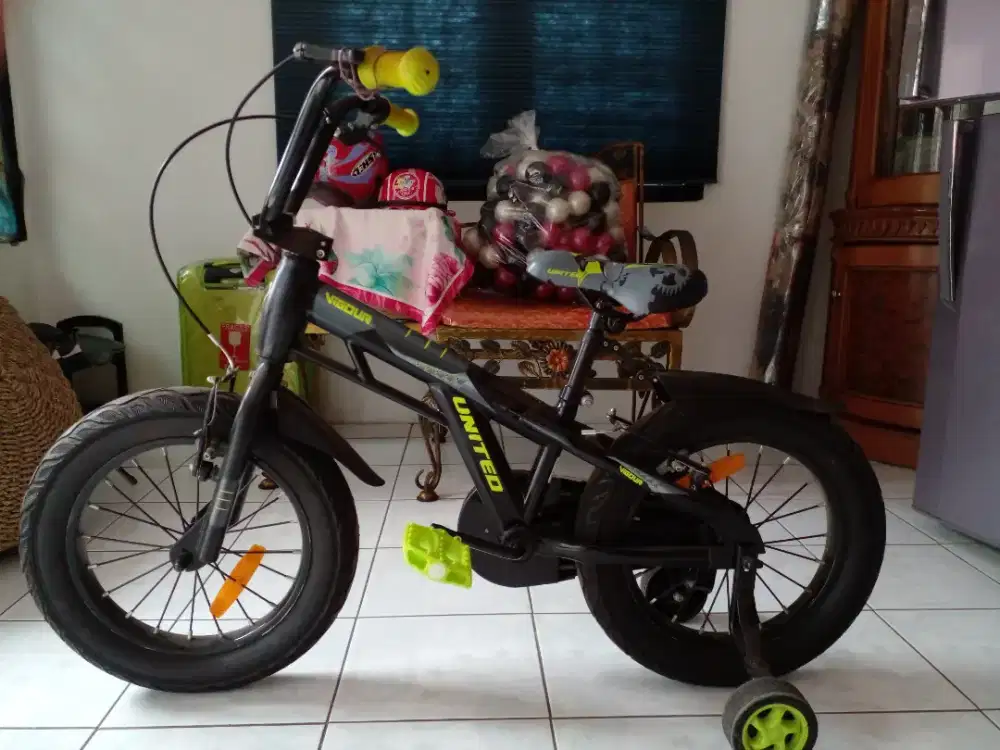 SEPEDA UNITED VIGOUR 4 RODA (NETT)