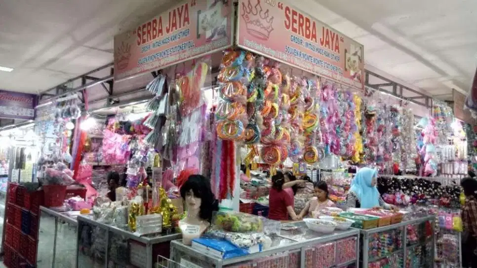 Dicari Wanita bagian penjualan di Pusat Grosir Surabaya