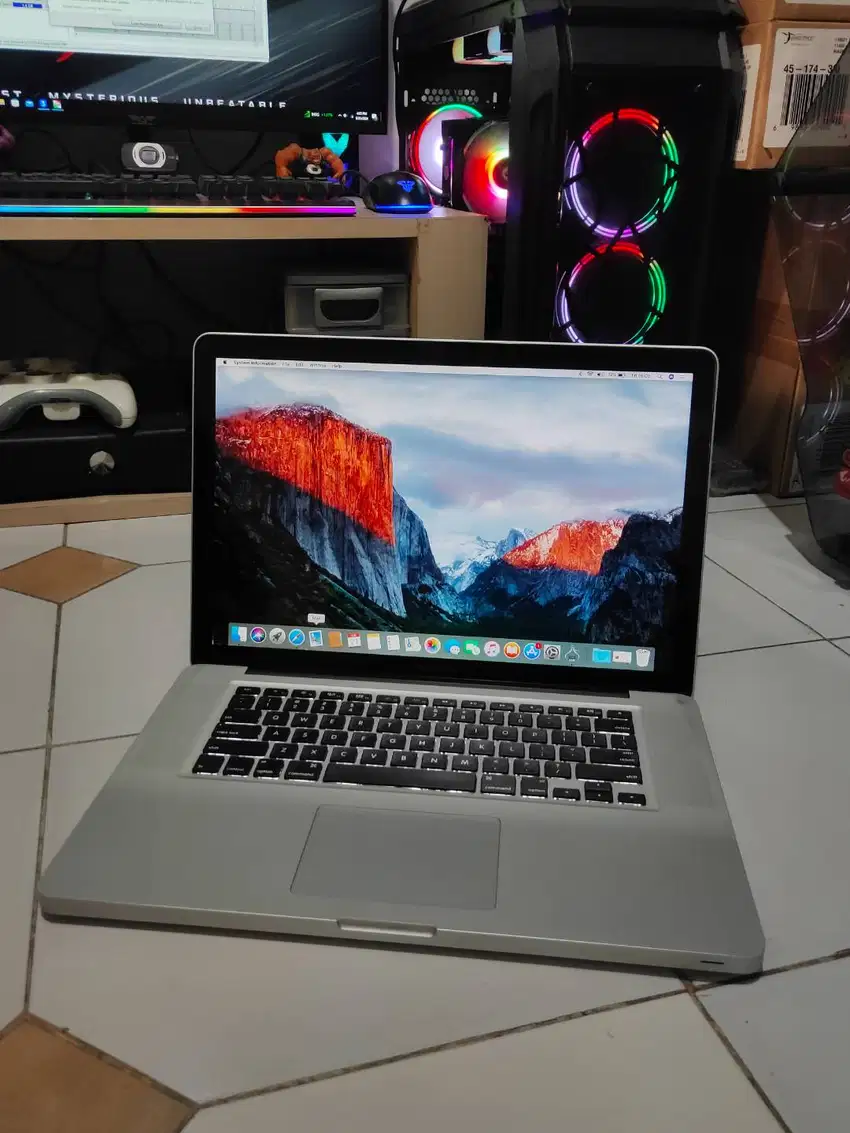 Macbook pro retina 15 inch Core i7 mid 2012 mulusss