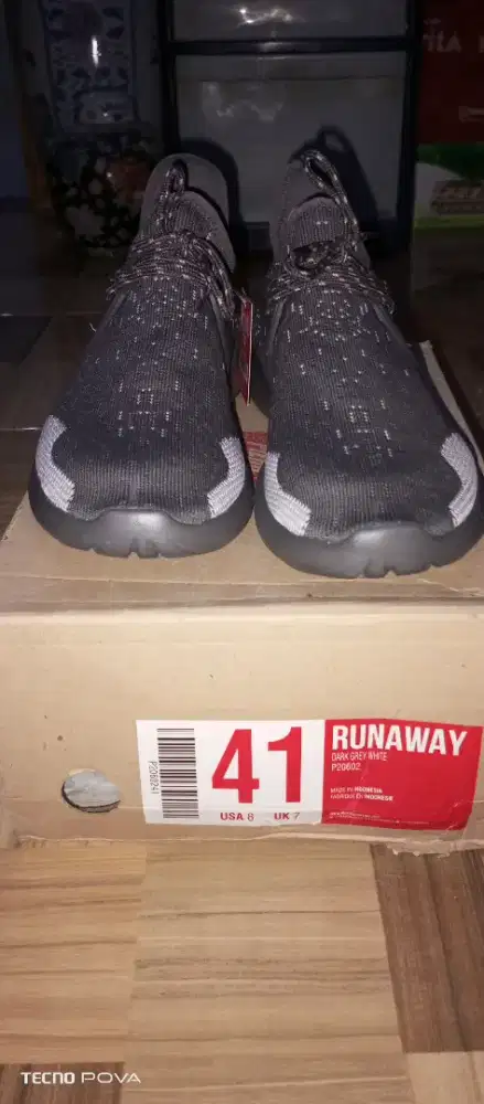 Sepatu Sneakers merk PIERO size 42 (BARU bukan BEKAS)