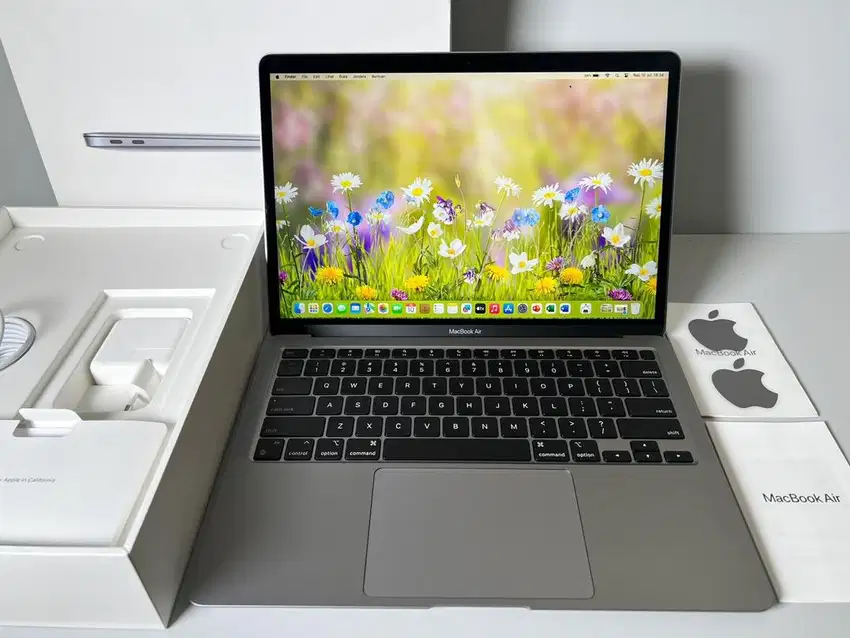 MacBook Air 13 inch M1 2020 iBox On garansi