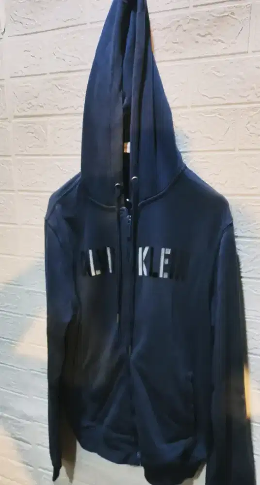 Dijual sweater original calvin klein biru size M