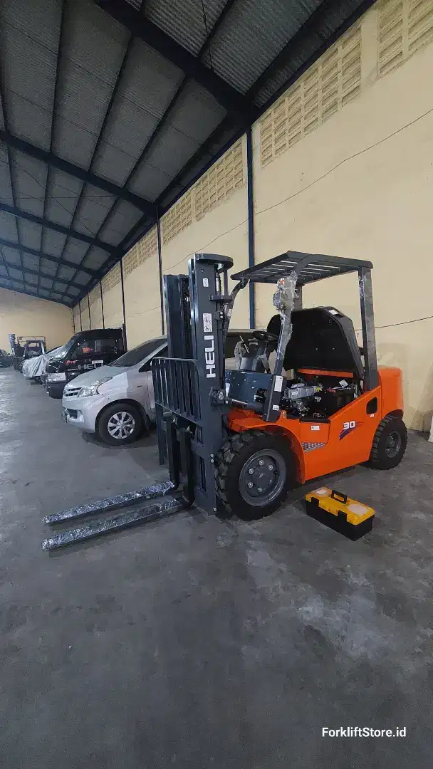 Forklift 3 ton baru merk Heli mesin mitsubishi s4s