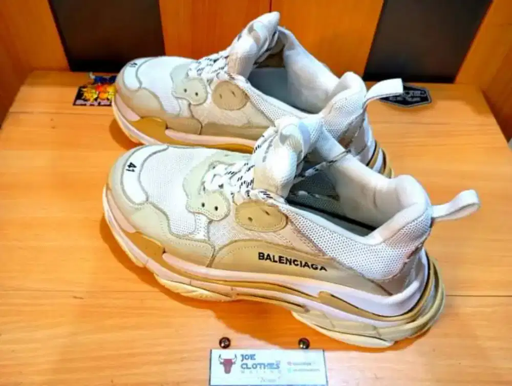 Sepatu BALENCIAGA TRIPLE S