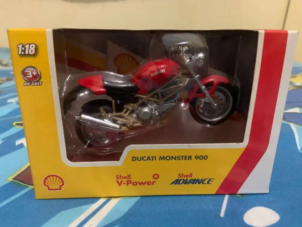 Diecast Ducati Monster 900 Shell V-Power