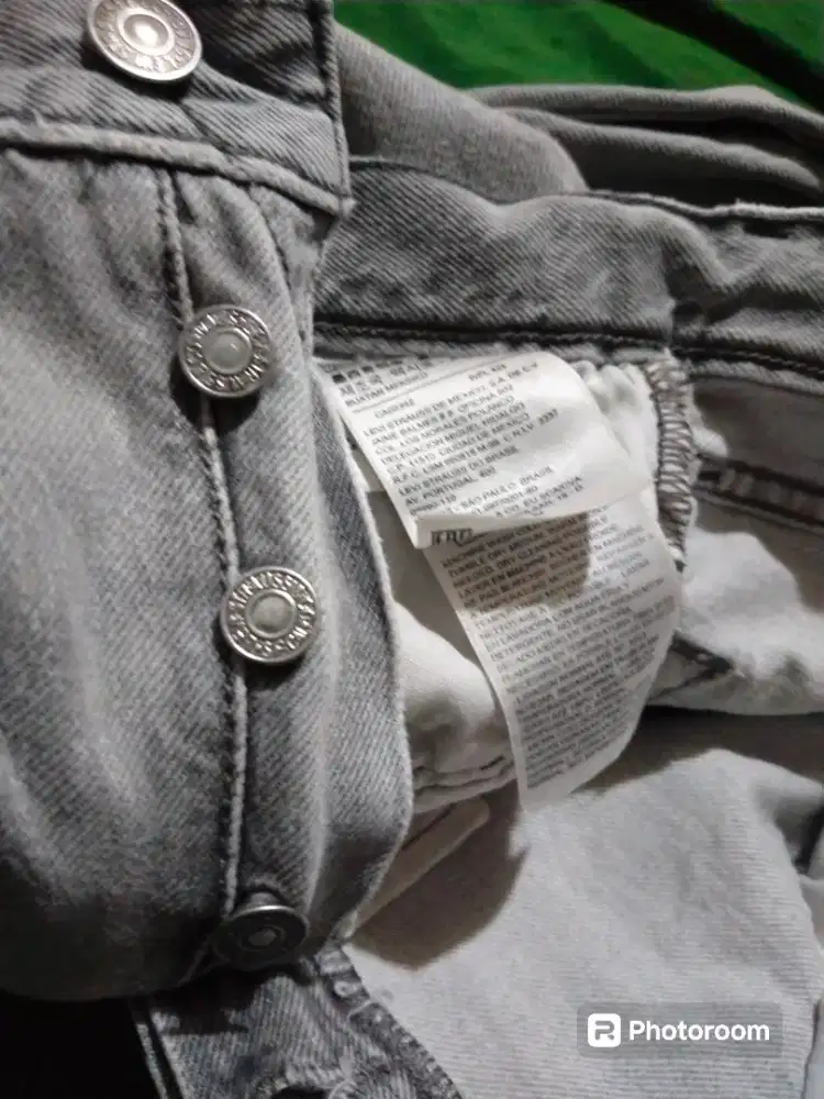 Levi's 501 made in USA size 28