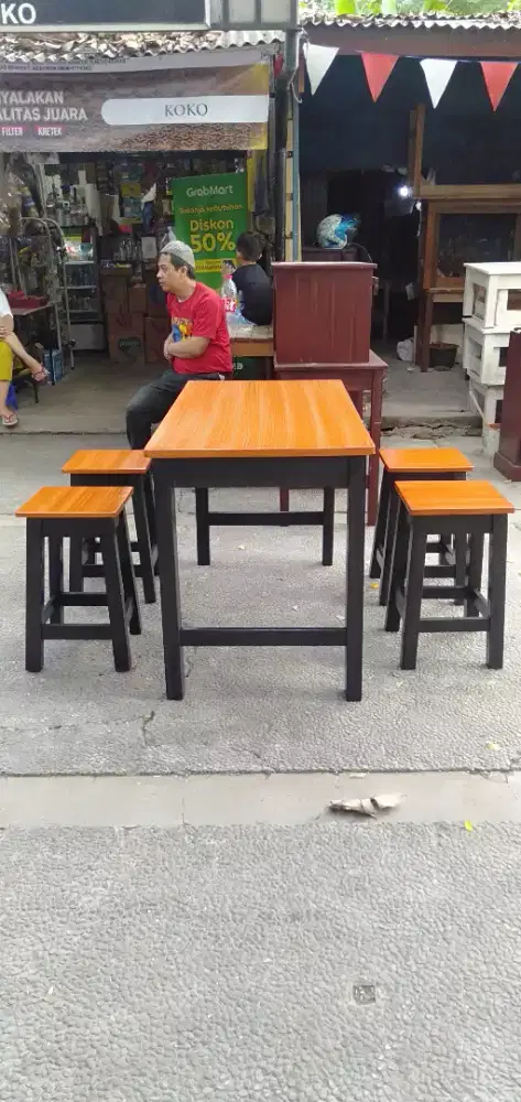 Set meja cafe resto