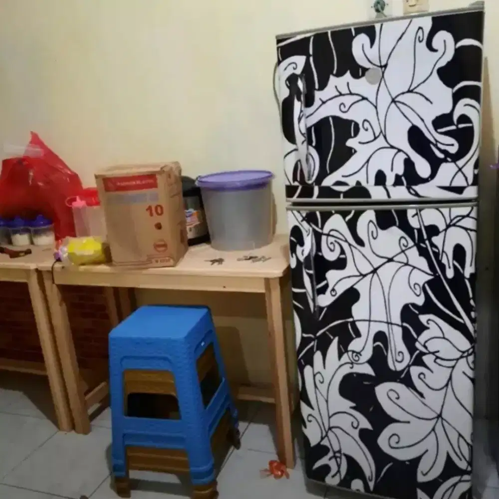 KULKAS 2 PINTU SEKEN MERK TOSHIBA