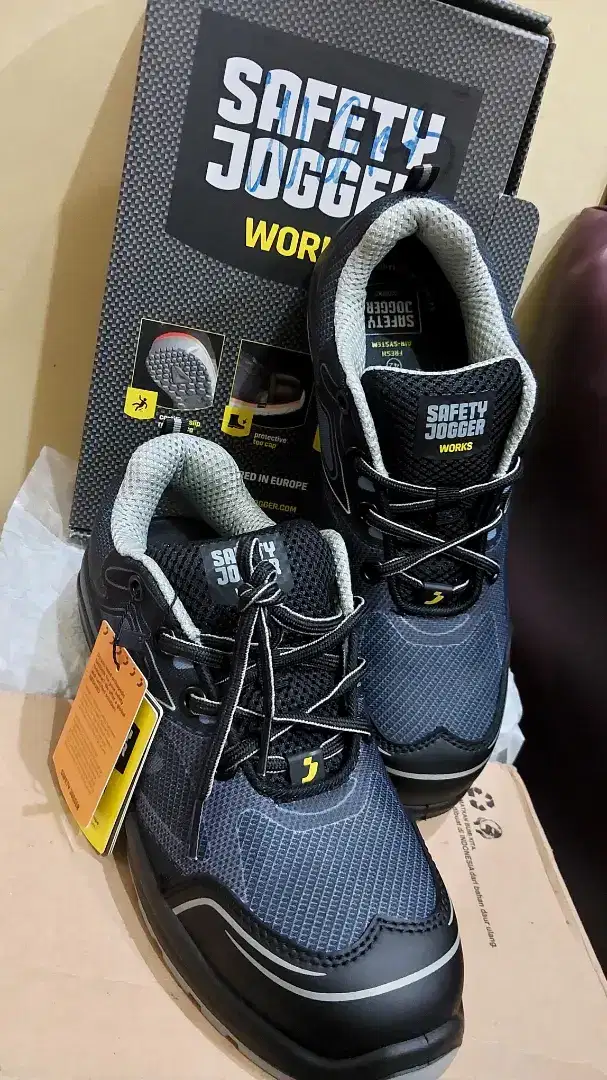 SEPATU SAFETY JOGGER