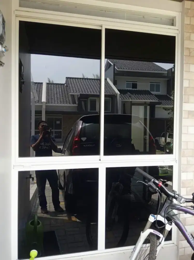 Sedia pasang kaca film berwarna dan sticker kaca es sunblast bermotif