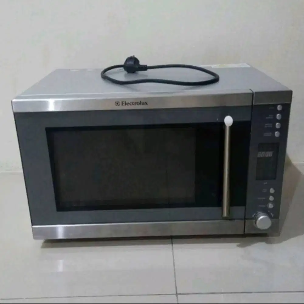 Microwave electrolux ems3047x