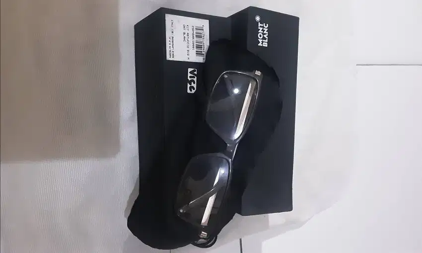 Beli 2 Rp 2.2 Jt, Kacamata Montblanc 99.99% Baru. / Barang Baru
