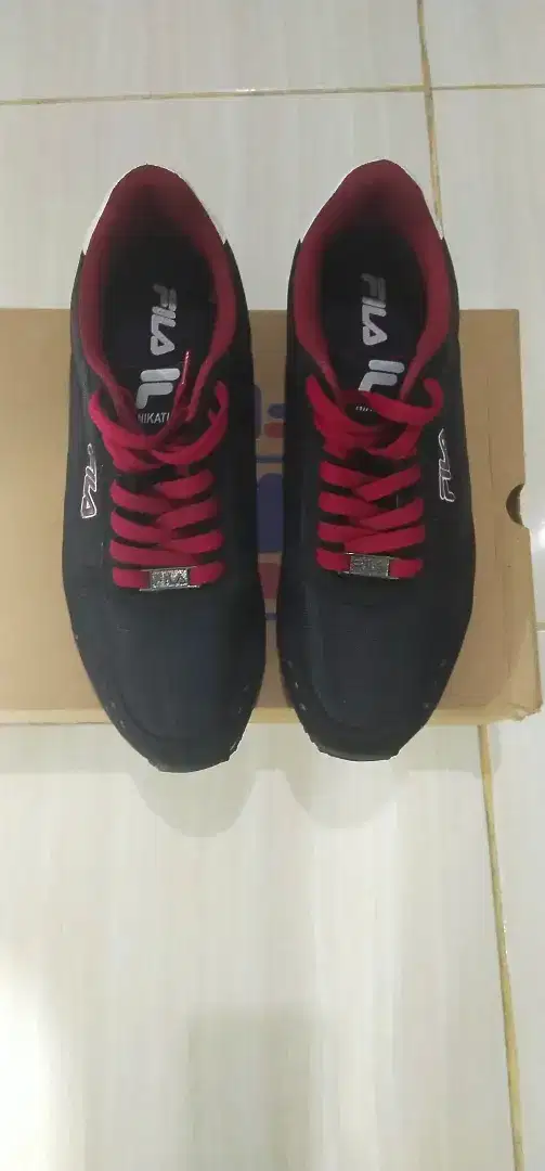 Sepatu FILA ORIGINAL SIZE 41 - DIJAMIN ORI