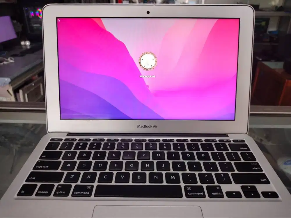promo APPLE macbook air 13inc Core i5 th 2015 ram 4gb ssd 250GB