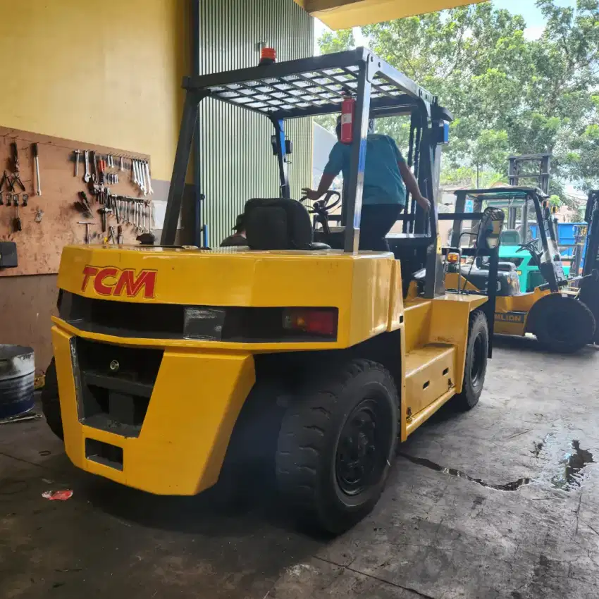 FORKLIFT 7 TON FD70 Z7 MAST 3 METER MATIC TAHUN 2005