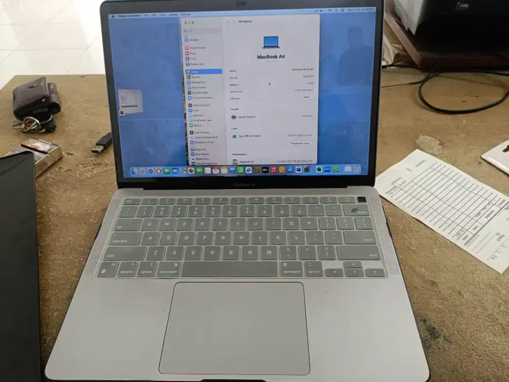 Mac Book Air M1 8/256