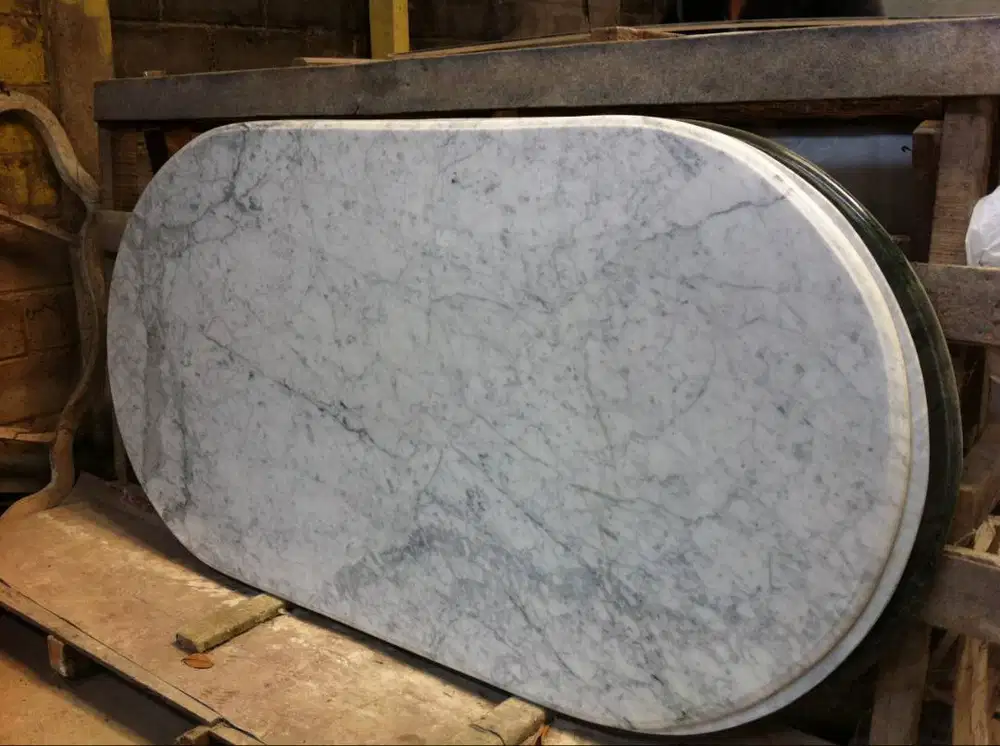 Meja marmer oval besar 100x200cm