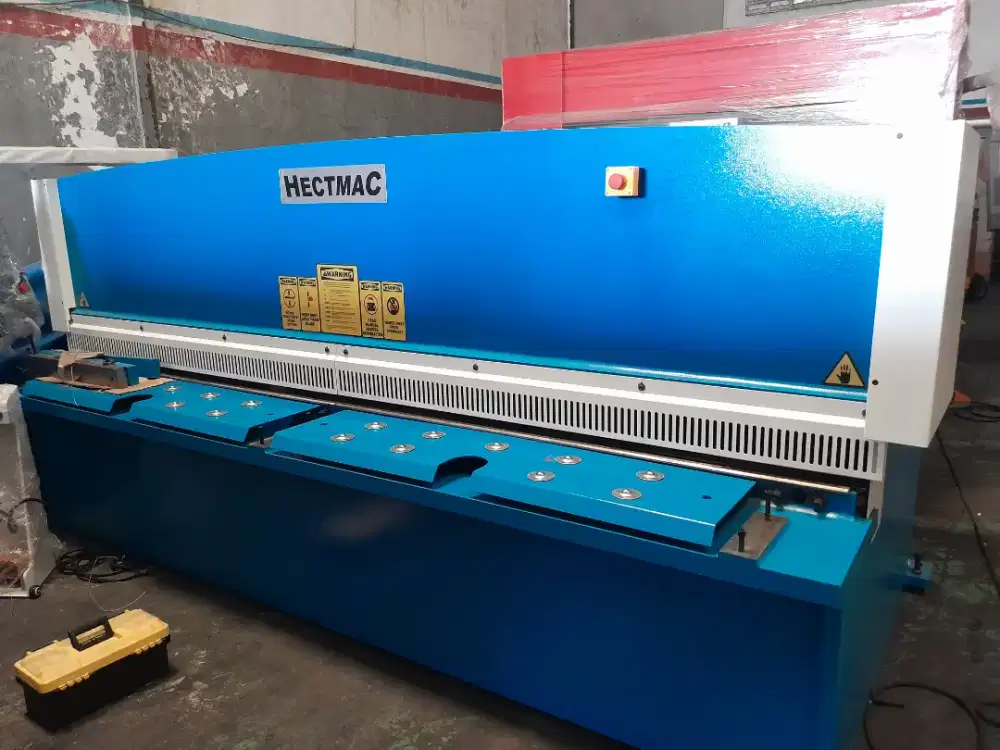 HECTMAC Shearing Machine/Potong Plat