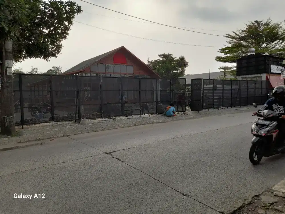 Pagar Gerbang efek one way