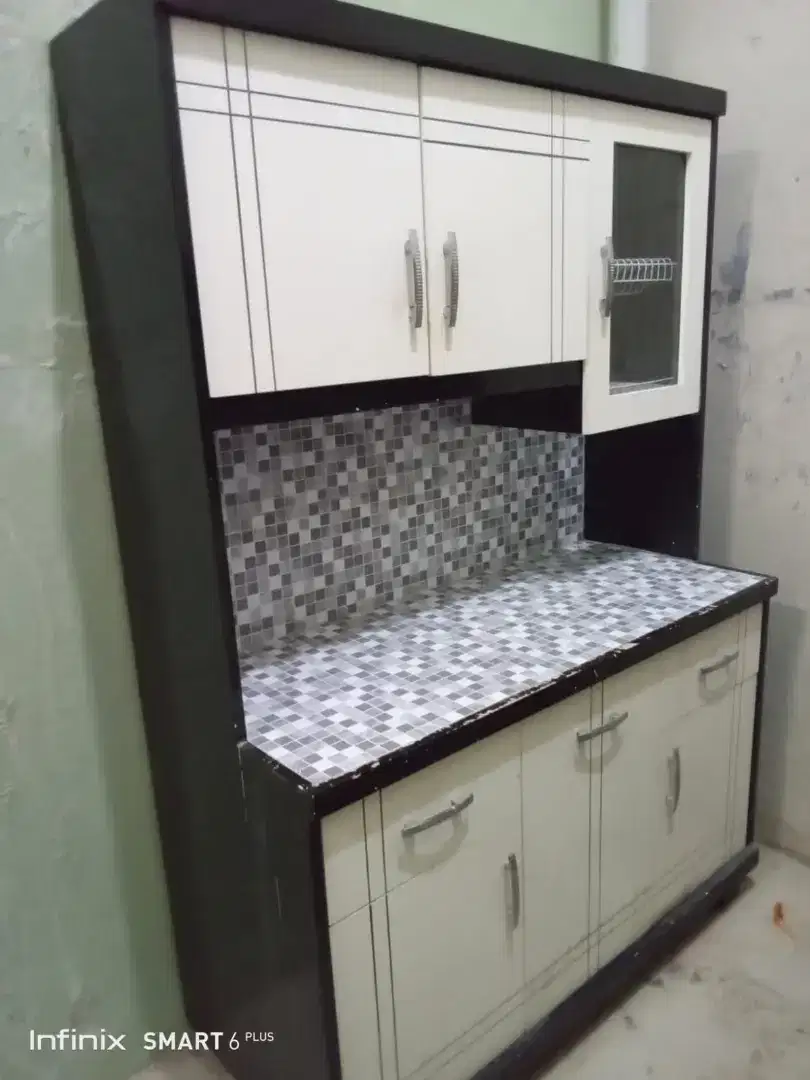 Lemari dan kitchen set